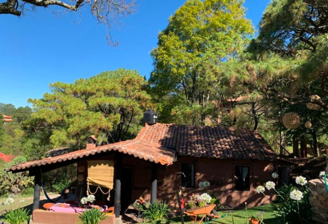 Cabana Blanca Nieves Y Los 9 Enanos Tapalpa Exterior photo
